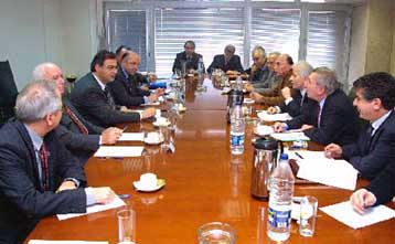 «Παγώνουν» τα τιμολόγια των μη εισηγμένων ΔΕΚΟ για το α΄εξάμηνο του 2004