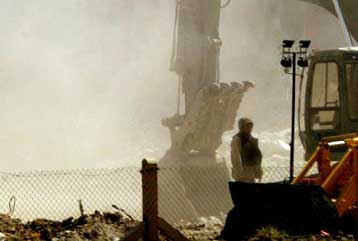 Με μελλοντική στρατιωτική βοήθεια συνδέουν οι ΗΠΑ τα συμβόλαια ανοικοδόμησης στο Ιράκ