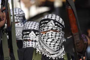 Εισβολή ισραηλινών δυνάμεων στη Γάζα και ανατίναξη πολυόροφου κτιρίου