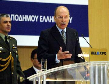 Έκκληση για στήριξη των Πατριαρχείων της Ορθοδοξίας απηύθυνε ο Κ.Στεφανόπουλος