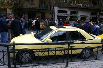 Ακαρπη η συνάντηση των ιδιοκτητών ταξί με τον γγ του υπουργείου Οικονομικών