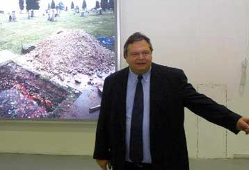 Νέο επεισόδιο στην έκθεση Outlook στο Γκάζι