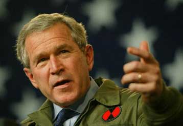 Της τακτικής «αποκλεισμού» από τα συμβόλαια του Ιράκ υπεραμύνεται ο Τζορτζ Ο.Μπους