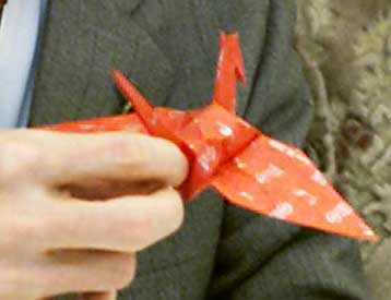 Η γιαπωνέζικη τέχνη διπλώματος χαρτιού αξιοποιείται στο βιομηχανικό σχεδιασμό