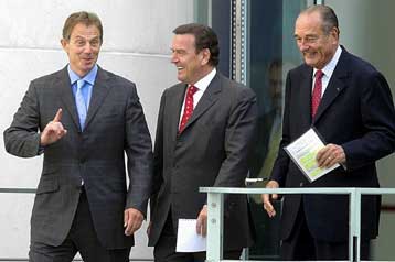 Τη δημιουργία πυρήνα στρατιωτικού σχεδιασμού της ΕΕ αποφάσισαν Βρετανία-Γερμανία-Γαλλία