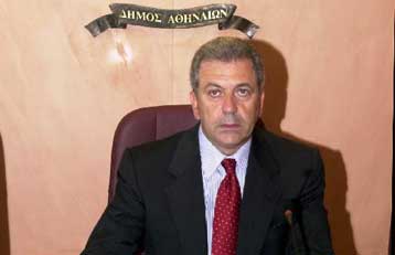 Για πολιτική σκοπιμότητα πίσω από τα περί παράβασης καθήκοντος μιλά ο Δ.Αβραμόπουλος