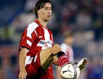 Συνεχίζει κανονικά στον Ολυμπιακό ο Παρασκευάς Αντζας