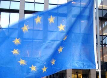 Ένταξη Βουλγαρίας και Ρουμανίας τον Ιανουάριο του 2004 στηρίζει η ΕΕ