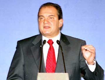 Aπόφασή μας είναι να συγκρουστούμε με τα προβλήματα, δηλώνει ο Κ.Καραμανλής