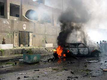 Τουλάχιστον δέκα νεκροί από δύο επιθέσεις με παγιδευμένα αυτοκίνητα στη Βαγδάτη