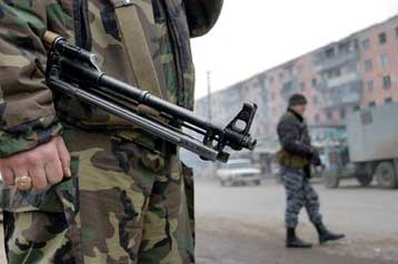 Τέσσερις όμηροι στα χέρια Τσετσένων ανταρτών κατόπιν εισβολής σε νοσοκομείο