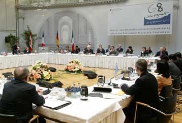 Ακαρπες οι διαβουλεύσεις της G8 για εργασιακά θέματα