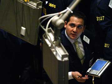 Πτώση για Nasdaq και Dow Jones στο κλείσιμο της Δευτέρας