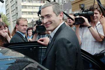 Την «αίτηση διαζυγίου» υπογράφουν Yukos και Sibneft