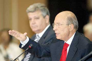 Με Σημίτη επικεφαλής στις εκλογές προχωρά η κυβέρνηση