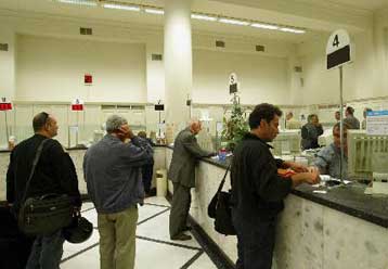 «Δύσκολη» η μείωση των επιτοκίων στις πιστωτικές κάρτες κάτω από 10%