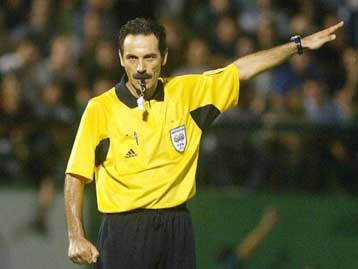 Ο Δούρος διαιτητής στο Αιγάλεω-Ολυμπιακός