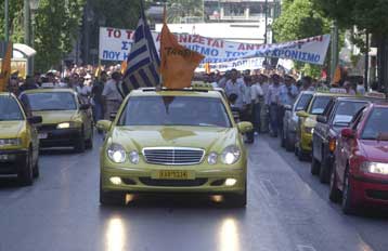 Στους δρόμους και πάλι τα ταξί από το βράδυ της Τρίτης