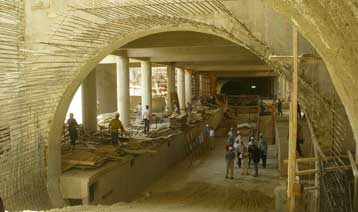 Τον Ιούνιο του 2004 παραδίδεται ο σταθμός του Μετρό στον Αγιο Αντώνιο Περιστερίου