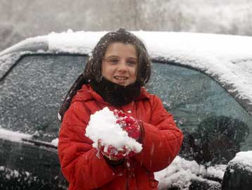 Δριμεία αλλά σύντομη η επέλαση του χιονιά στις περισσότερες περιοχές της χώρας
