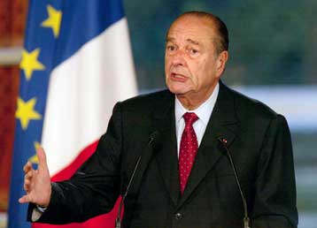 Την απαγόρευση της μουσουλμανικής μαντήλας στα σχολεία ζητά ο Γάλλος πρόεδρος