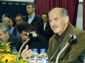 Εγώ αναλαμβάνω όποιες ευθύνες μου ζητούνται, επανέρχεται ο Γιώργος Παπανδρέου