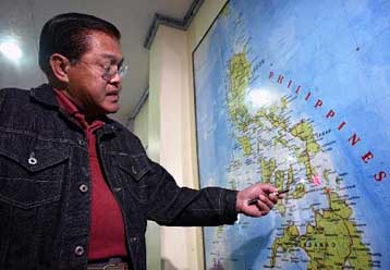 Τουλάχιστον 100 νεκροί από κατολισθήσεις στις Φιλιππίνες