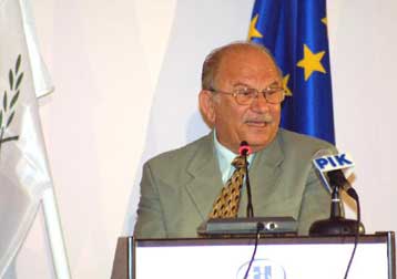 Κίνηση εντυπωσιασμού χαρακτηρίζει η Λευκωσία τη δημόσια διαμάχη Ερντογάν-Ντενκτάς