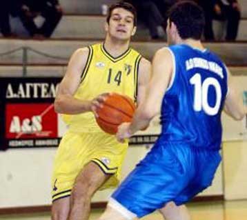 Μόνη πρώτη έμεινε η ΜΕΝΤ εκμεταλλευόμενη τις ήττες των Ολύμπια και Πανελληνίου