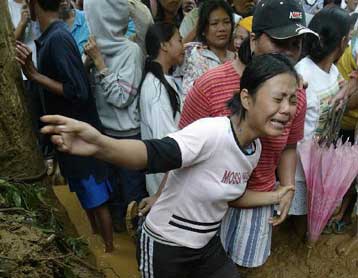 Στους 200 υπολογίζεται ο αριθμός των νεκρών από τις κατολισθήσεις στις Φιλιππίνες