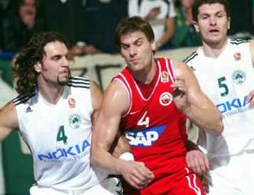 «Πράσινο» το ντέρμπι με νίκη 76-60, ήττα στην εκπνοή για την ΑΕΚ