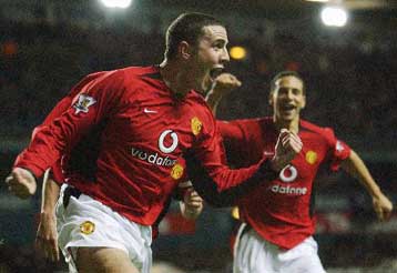 Η Μάντσεστερ έπιασε κορυφή με νίκη 2-1 επί της Τότεναμ