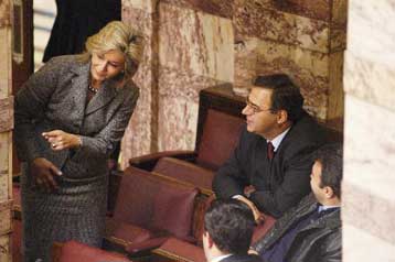 Αρωμα… εκλογών κατά τη συζήτηση του προϋπολογισμού την Κυριακή στη Βουλή