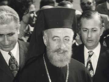 Αγαλμα δύο μέτρων του Μακάριου στο λιμάνι της Αβάνας