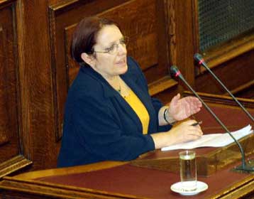 «Τα πρόσωπα δεν αλλάζουν τις συλλογικές ευθύνες» η θέση Παπαρήγα για τη διαδοχολογία