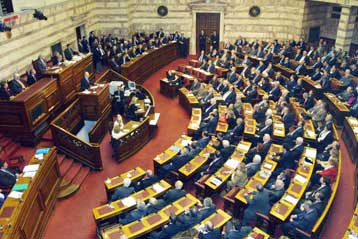 Υπερψηφίστηκε ο προϋπολογισμός του 2004 τα μεσάνυχτα της Δευτέρας