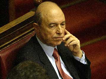 Με το βλέμμα στραμμένο στις επόμενες κινήσεις του Κ.Σημίτη συνεδριάζει το Εκτελεστικό