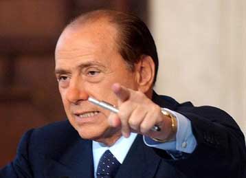 Υπό διερεύνηση πιθανή συνωμοσία για τη δολοφονία του Σίλβιο Μπερλουσκόνι