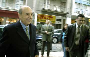 Αρχές του 2004 οι επόμενες κινήσεις του Κώστα Σημίτη