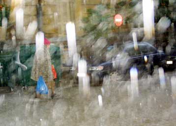 Σοβαρά προβλήματα σε πολλές περιοχές της Αθήνας προκάλεσε η καταρρακτώδης βροχή