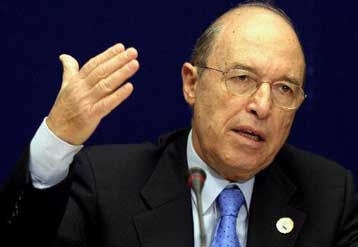 Εν αναμονή των κινήσεων Σημίτη – Υπό εξέταση πλήρης αποχώρηση και μοντέλο δυαρχίας