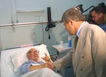 Χριστουγεννιάτικη επίσκεψη του Κώστα Στεφανή σε ασθενείς που νοσηλεύονται