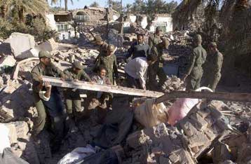 Ανω των 20.000 οι νεκροί από το φονικό χτύπημα του Εγκέλαδου στο Ιράν