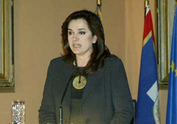 Εκτός Αθηνών μεγαλύτερη η δημοτικότητα της Ντόρας Μπακογιάννη