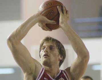 Εσπευσμένα στο νοσοκομείο ο Γιούρακ μετά από τραυματισμό σε φιλικό του Ολυμπιακού