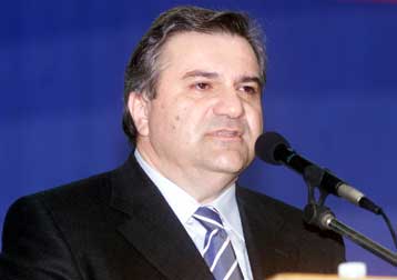 «Να σταματήσουν οι υποδείξεις προς τον πρωθυπουργό», τόνισε ο Χάρης Καστανίδης