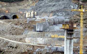 «Κόκκινη κάρτα» στα έργα με κακοτεχνίες του Β΄και Γ΄ΚΠΣ