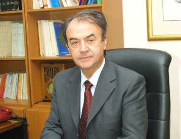 Τακτικισμούς κορυφής από κυβέρνηση και πρωθυπουργό καταγγέλλει ο Δ.Τσοβόλας