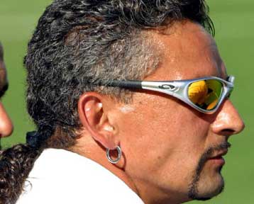 Κρεμάει τα παπούτσια του ο Μπάτζιο το 2004