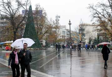 Με βροχές και καταιγίδες αναμένεται να φύγει το 2003